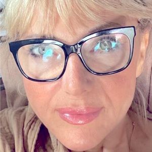 Meet your Posher, Nur